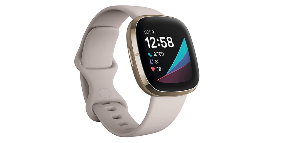 fitbit with golf yardage